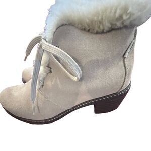 Studio Brilliant Women's Tan Beige Suede Faux Fur Trim WaterProof Boots Sz 7